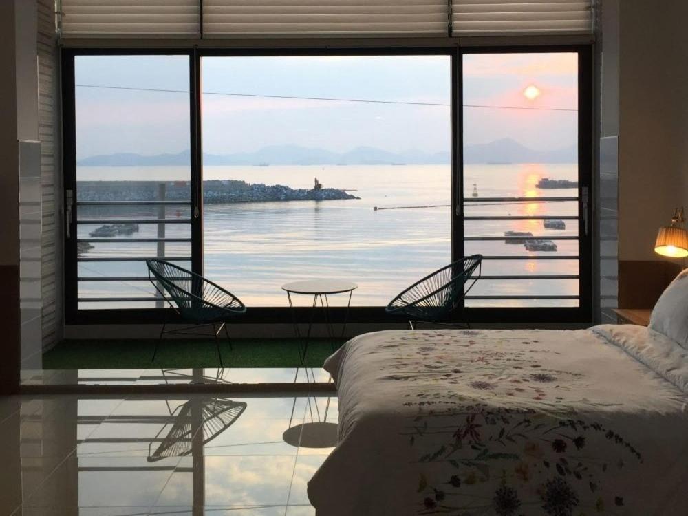 Namhae Ocean Lounge Pension Rom bilde