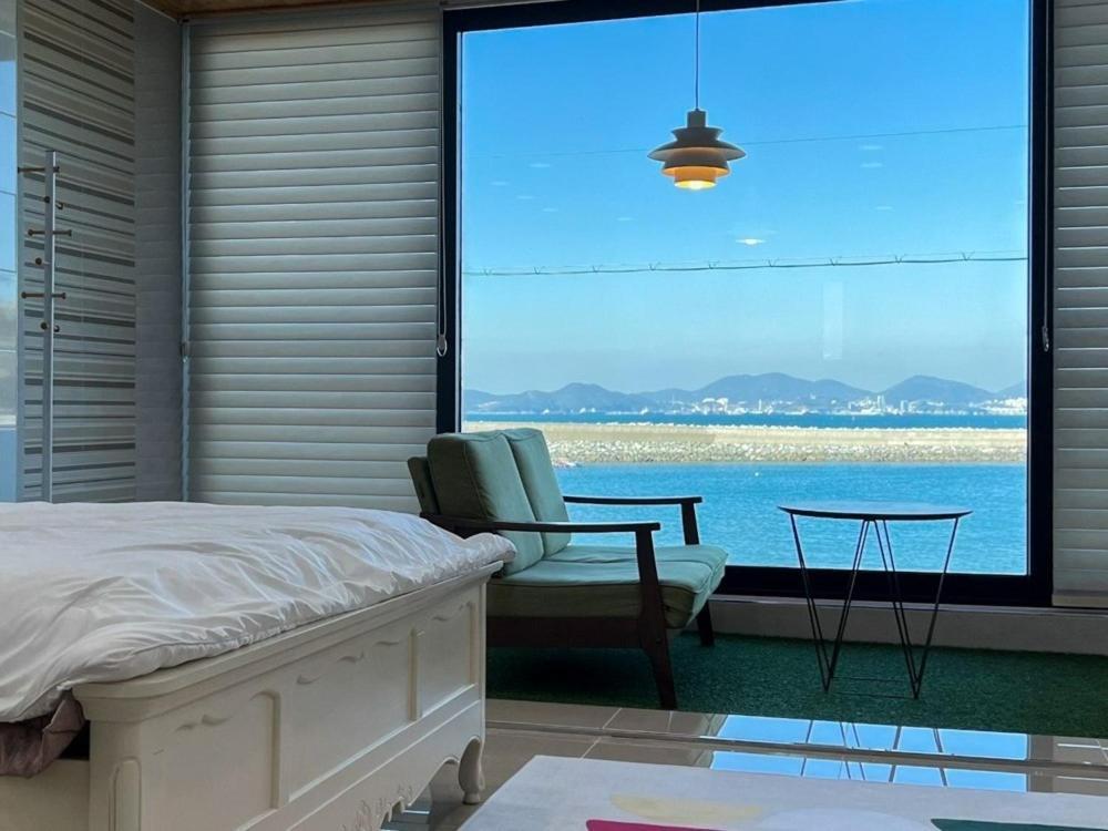 Namhae Ocean Lounge Pension Rom bilde